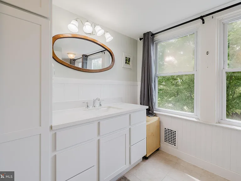 34 E Burke Ave — Photo 10