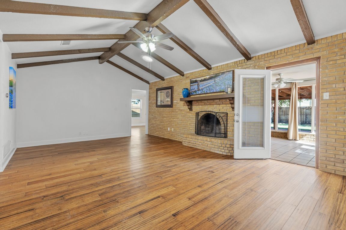 next background image