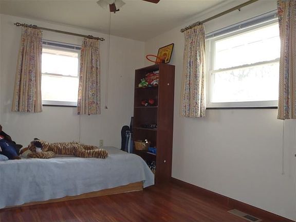 5th image of 2320 Acorn Dr