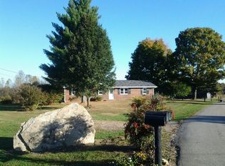461 Parker Rd #HOUSE, Elk Horn, KY 42733