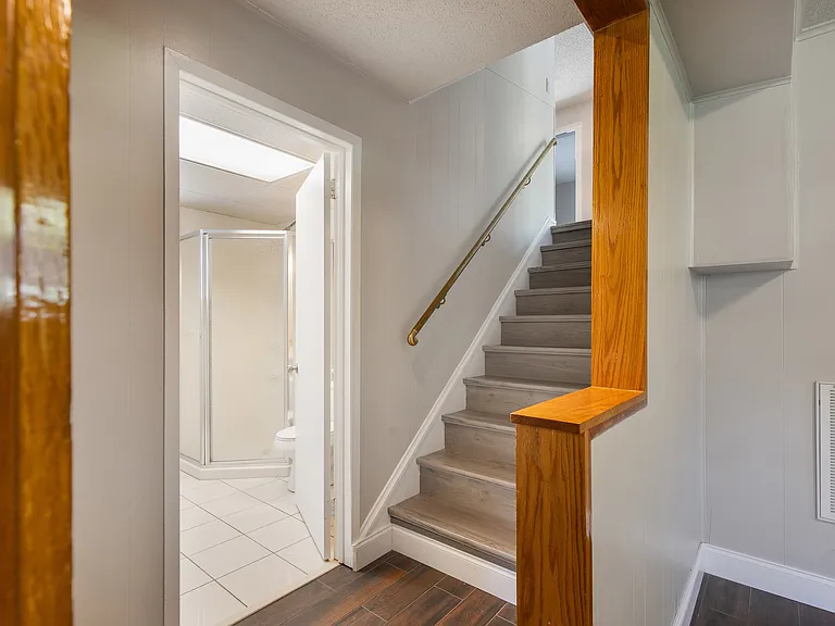 1505 Aldenwood Ln — Photo 18