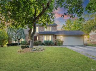 29837 High Valley Ct, Farmington Hills, MI 48331