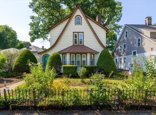 15 Elmwood St, Worcester, MA 01602