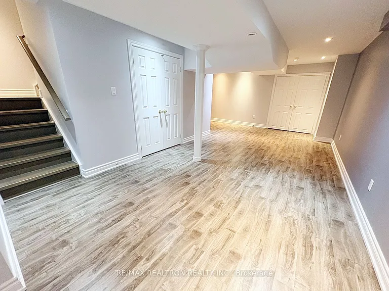 329 Bur Oak Ave — Photo 18