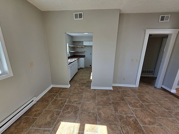 4th image of 15613 Detroit Ave APT 2