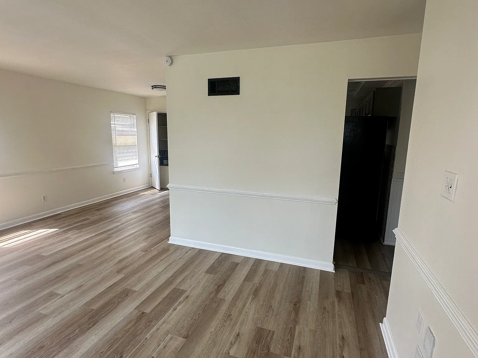 3 bed, 1.5 bath, 1592 sqft, $1,500 — Photo 4