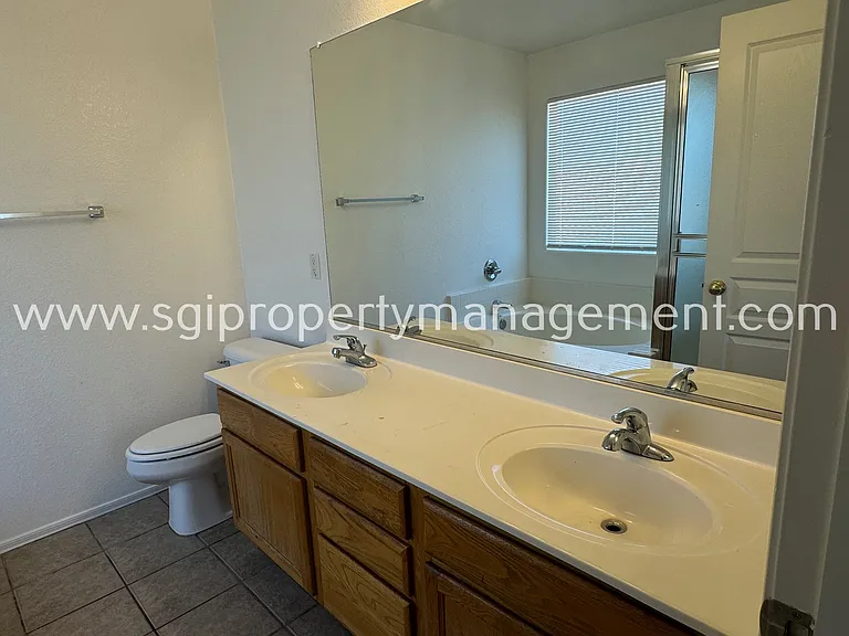 11630 W Washington St — Photo 12