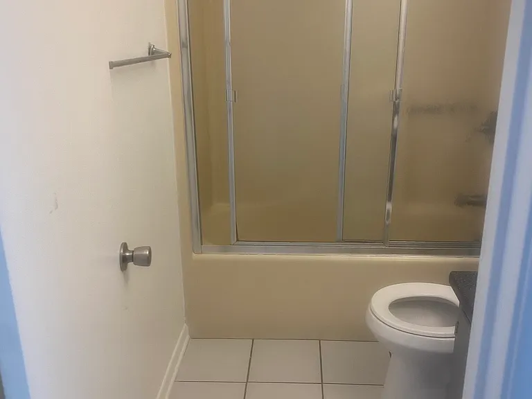 220 Ann Cir #4 — Photo 6