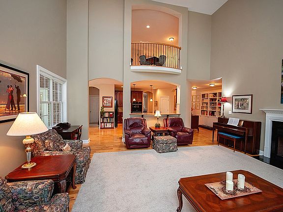 5th image of 116 Lakeshore Hills Dr