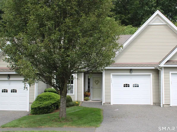 177 Julia Court #177, Newtown, CT 06482