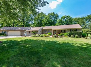 9001 Mountain View Dr, Mentor, OH 44060
