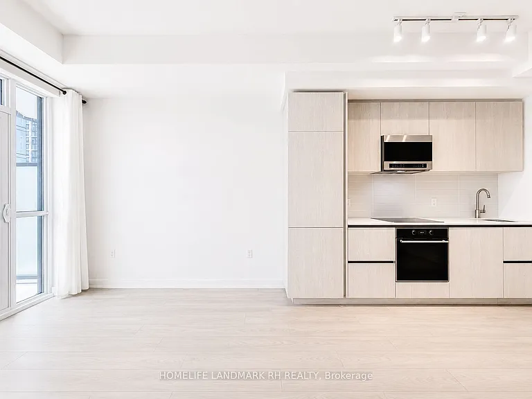 120 Broadway Ave #LPH06 — Photo 6