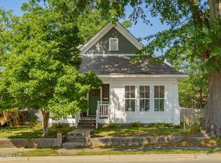 812 N 7th Ave, Laurel, MS 39440