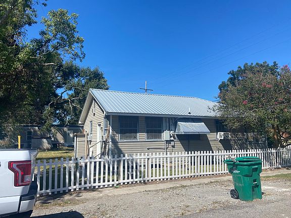 2nd image of 505 Saint Rose Ave