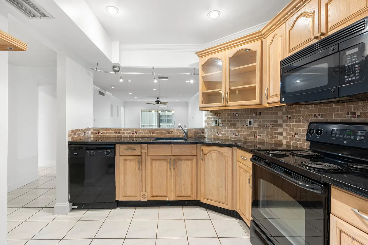 Building Photo - 6300 S Falls Circle Dr #213