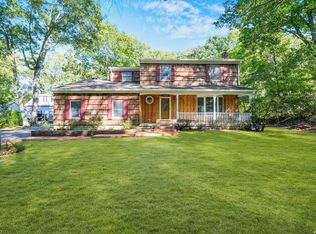 11 Woodville Rd, Shoreham, NY 11786