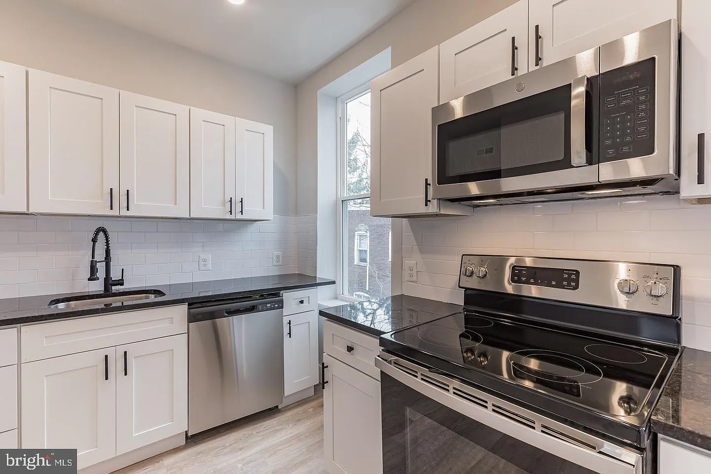 2 bed, 900 sqft, $1,475 — Photo 3