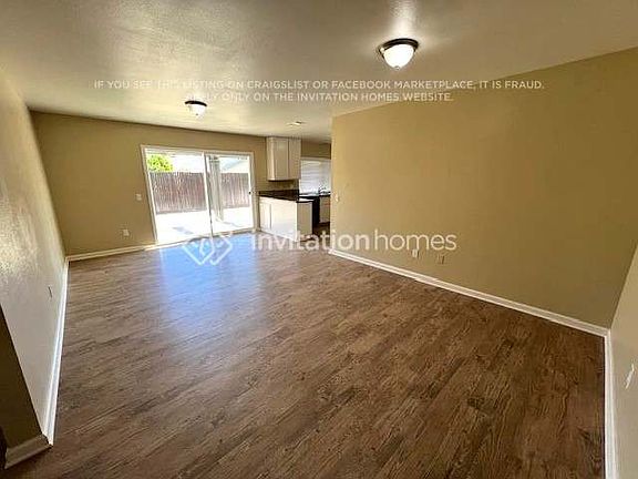 2nd image of 25243 Hemlock Ave