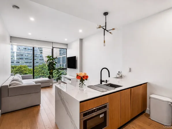 4507 Court Square #4B, Long Island City, NY 11101