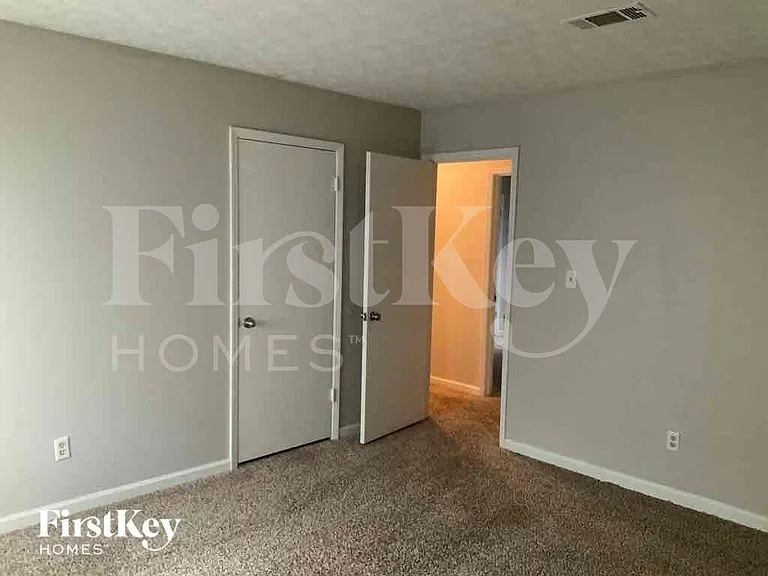 3907 Wood Path Dr — Photo 11
