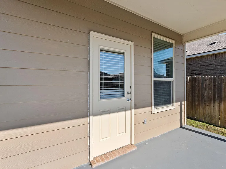 20017 Ploughshores Ln — Photo 34