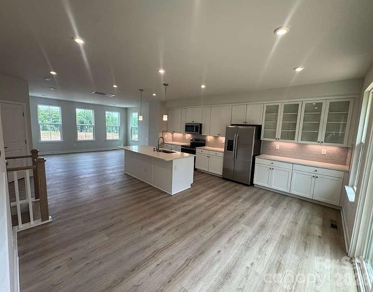2nd image of 2176 Flicker Rd