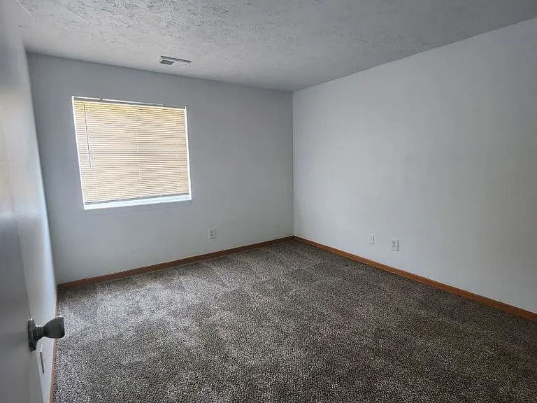 Hidden Bluffs Apartments — Photo 6