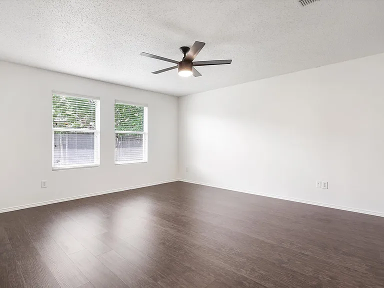 4816 Waterford Dr — Photo 18