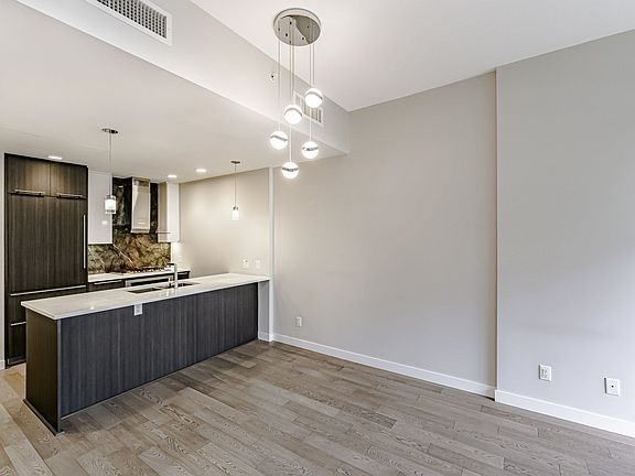 4th image of 5033 Cambie St #109