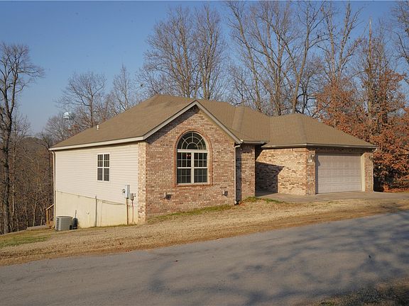2nd image of 18 Stevenson Ln