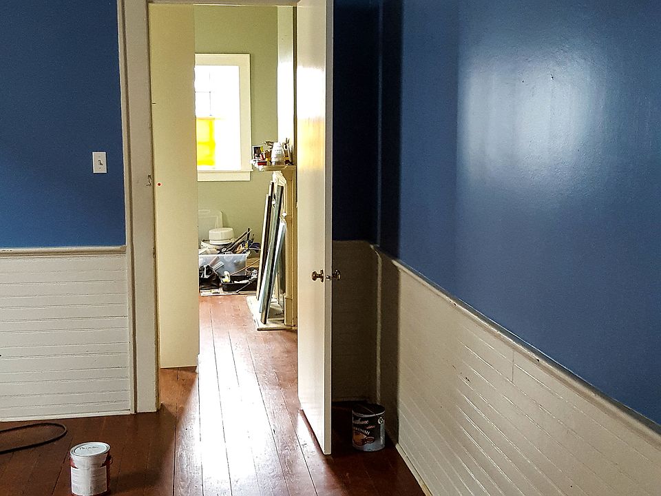 2nd image of 1011 Pelican Ave