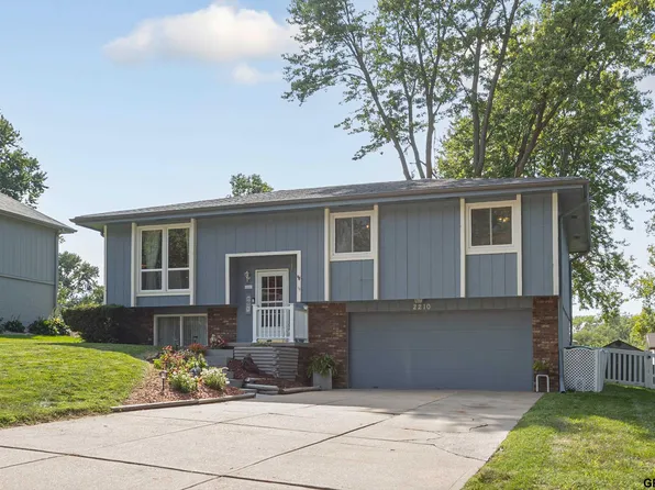 2210 N 141st Ave, Omaha, NE 68164