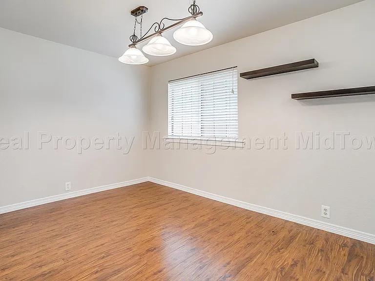 1813 Thomas Pl — Photo 9