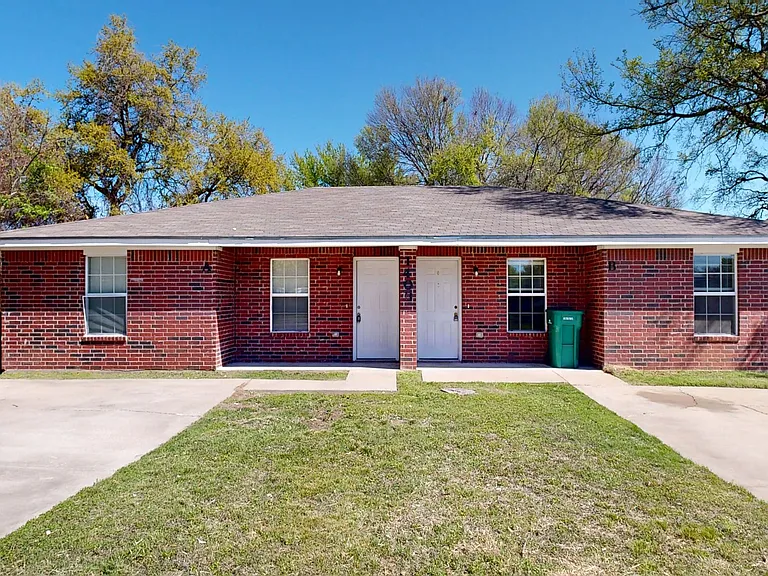 1403 Hopi Trl #B — Photo 1