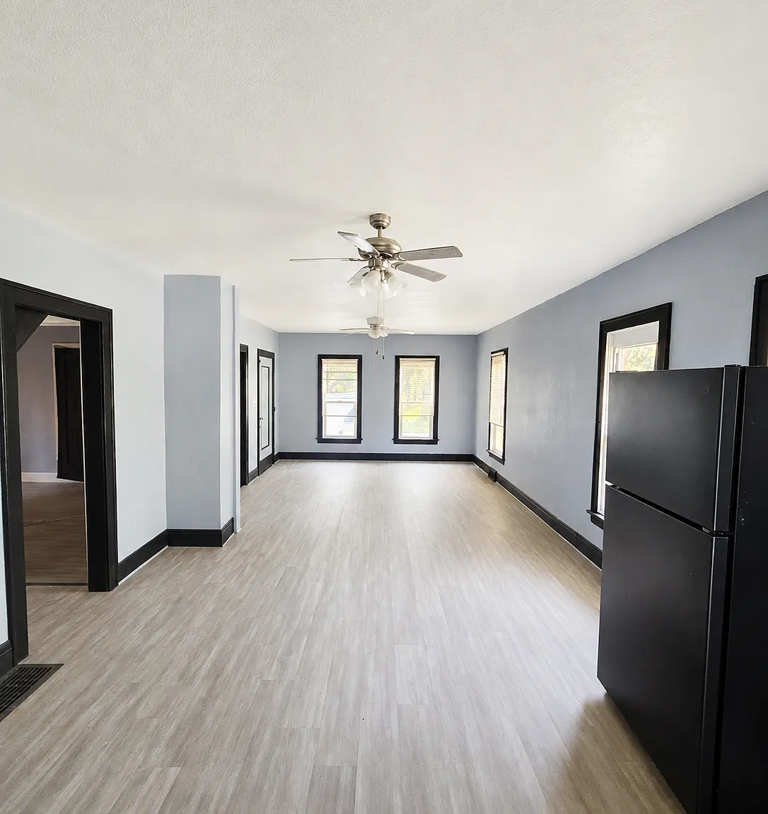 3 bed, 1200 sqft, $1,500 — Photo 3