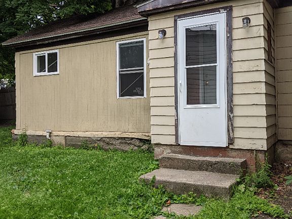 2nd image of 118 E Cayuga St