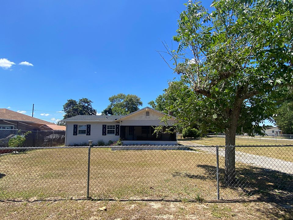 604 Jefferson Avenue with fully fenced yard