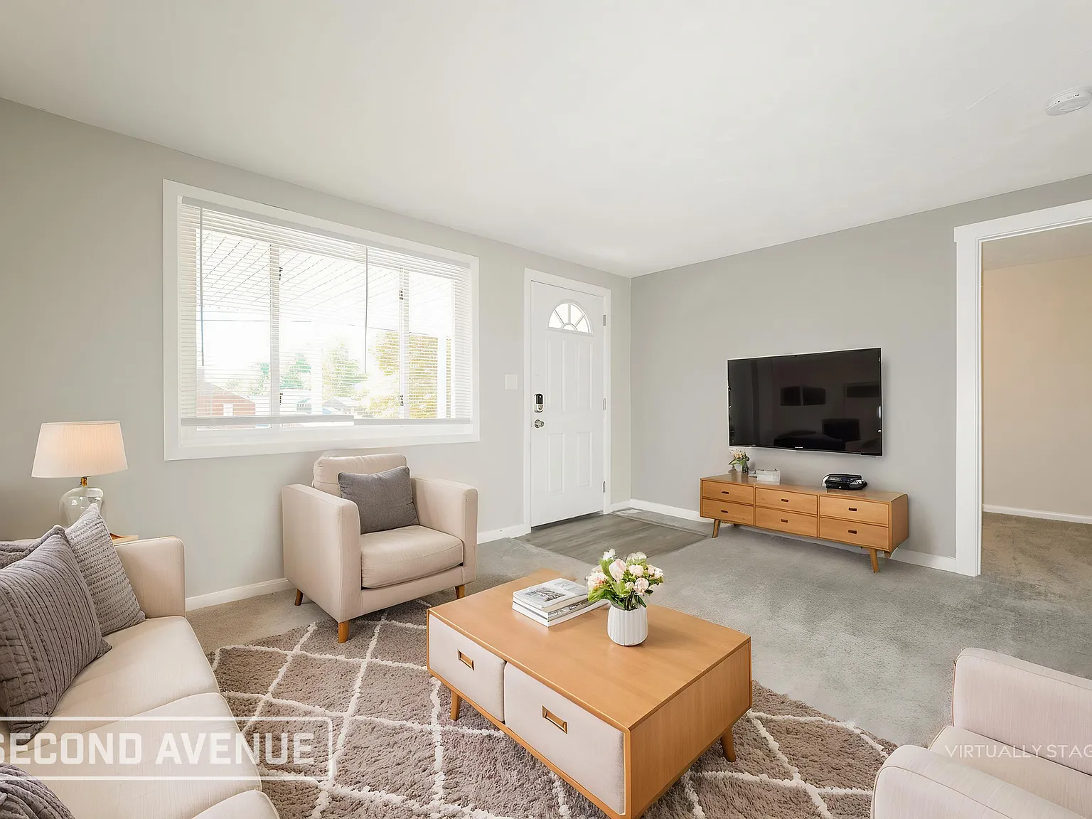 3 bed, 1.0 bath, 958 sqft, $1,445 — Photo 2