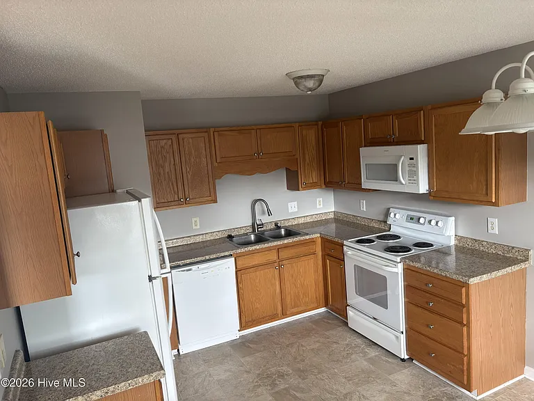 302 Courtyard E — Photo 11