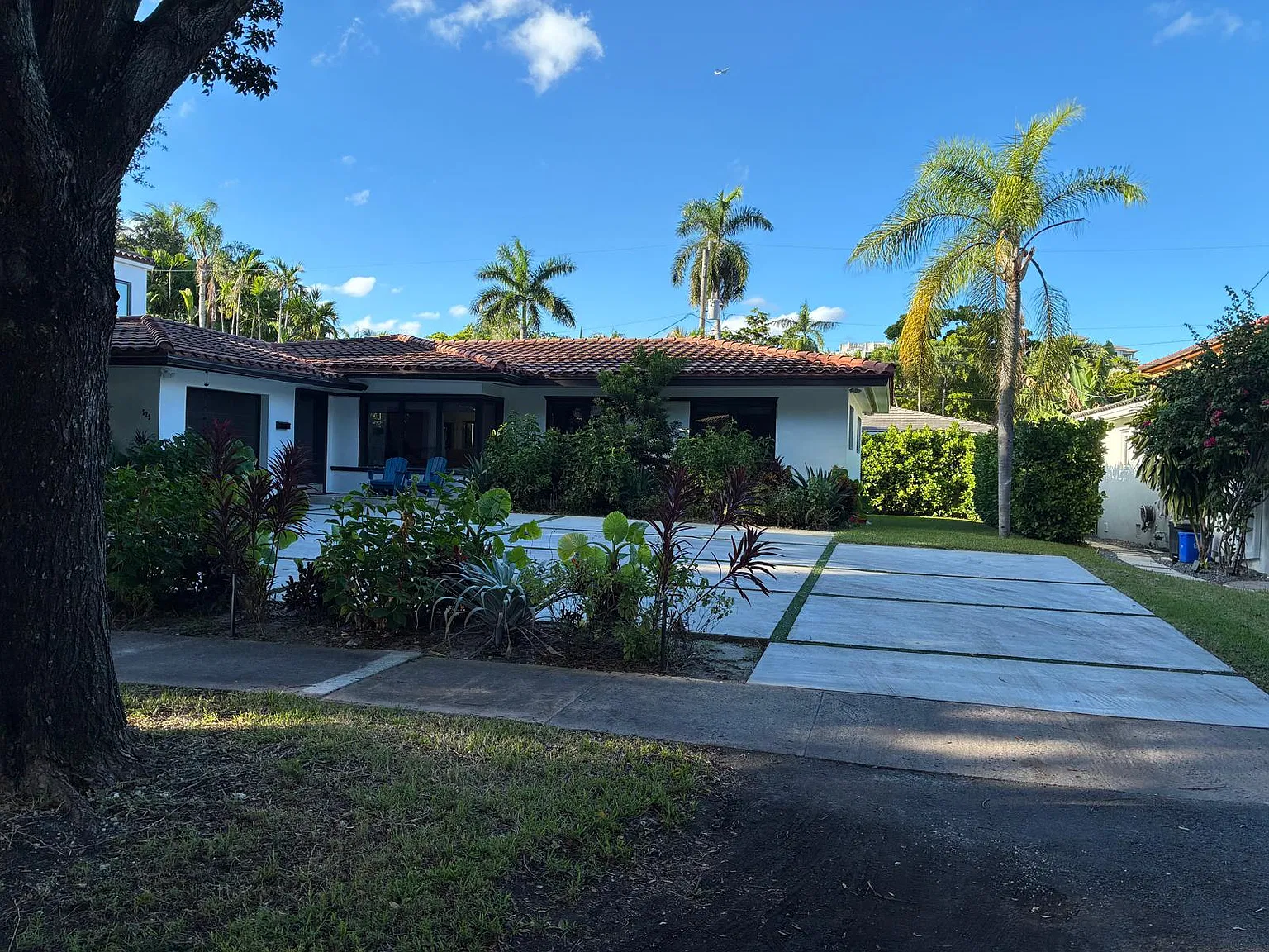 3 bed, 2000 sqft, $8,000 — Photo 2