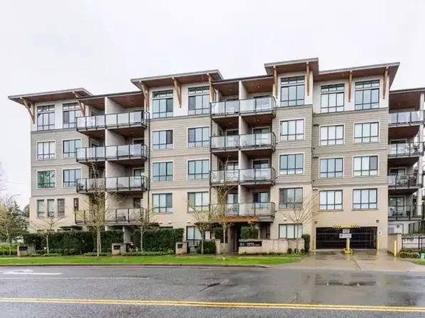 15388 105th Ave #402, Surrey, BC V3R 0C4