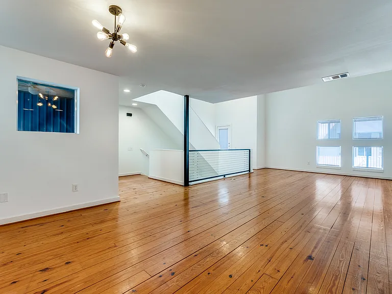 4214 Swiss Ave #C — Photo 10