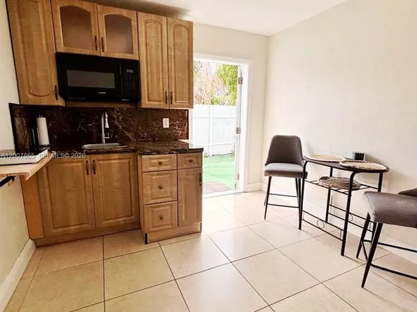 6870 SW 5th Ct #A, Hollywood, FL 33023