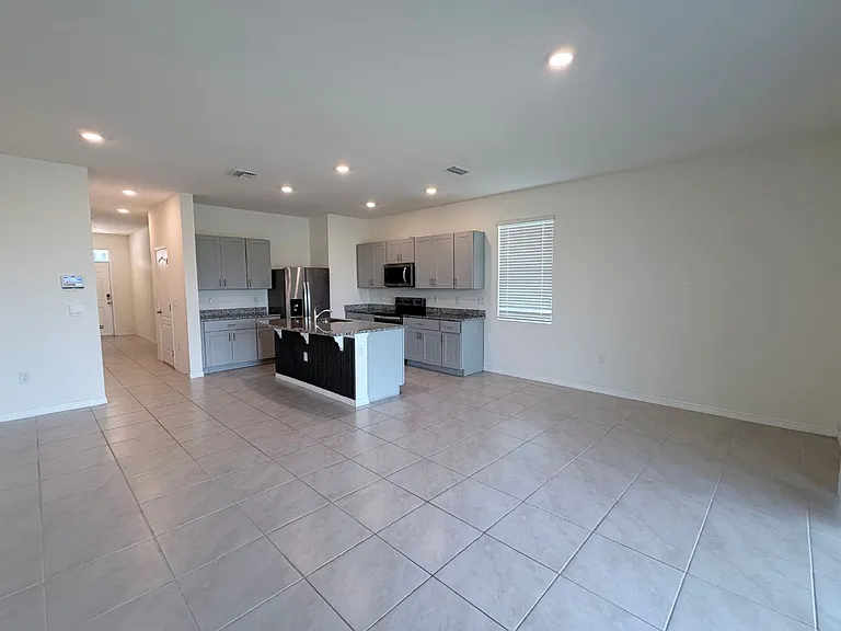 1470 Isleta Loop — Photo 3