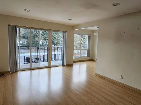 12700 NE 8th Street #E303, Bellevue, WA 98005