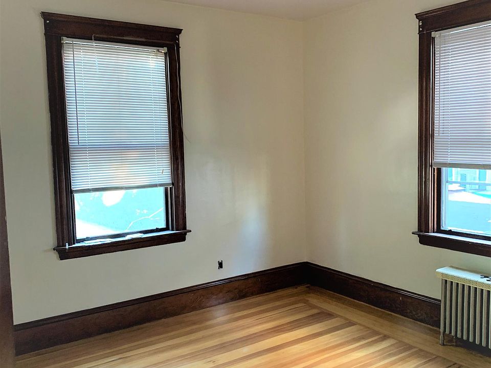 2nd image of 11 Huron St #2