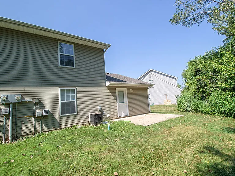 5200-5202 Tessa Way — Photo 25