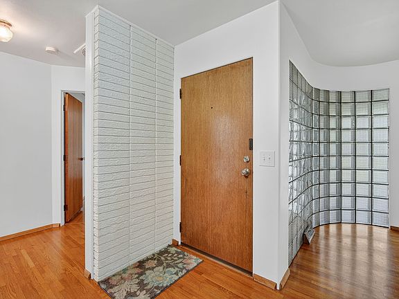 5th image of 414 W Marion St