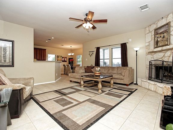 4th image of 1308 Delia Chapa Ln