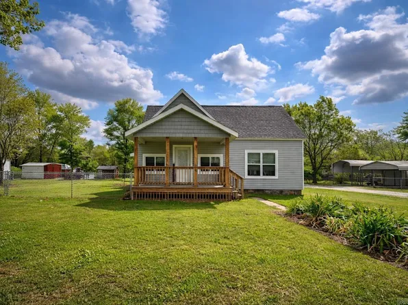 300 Reine St S, Mena, AR 71953